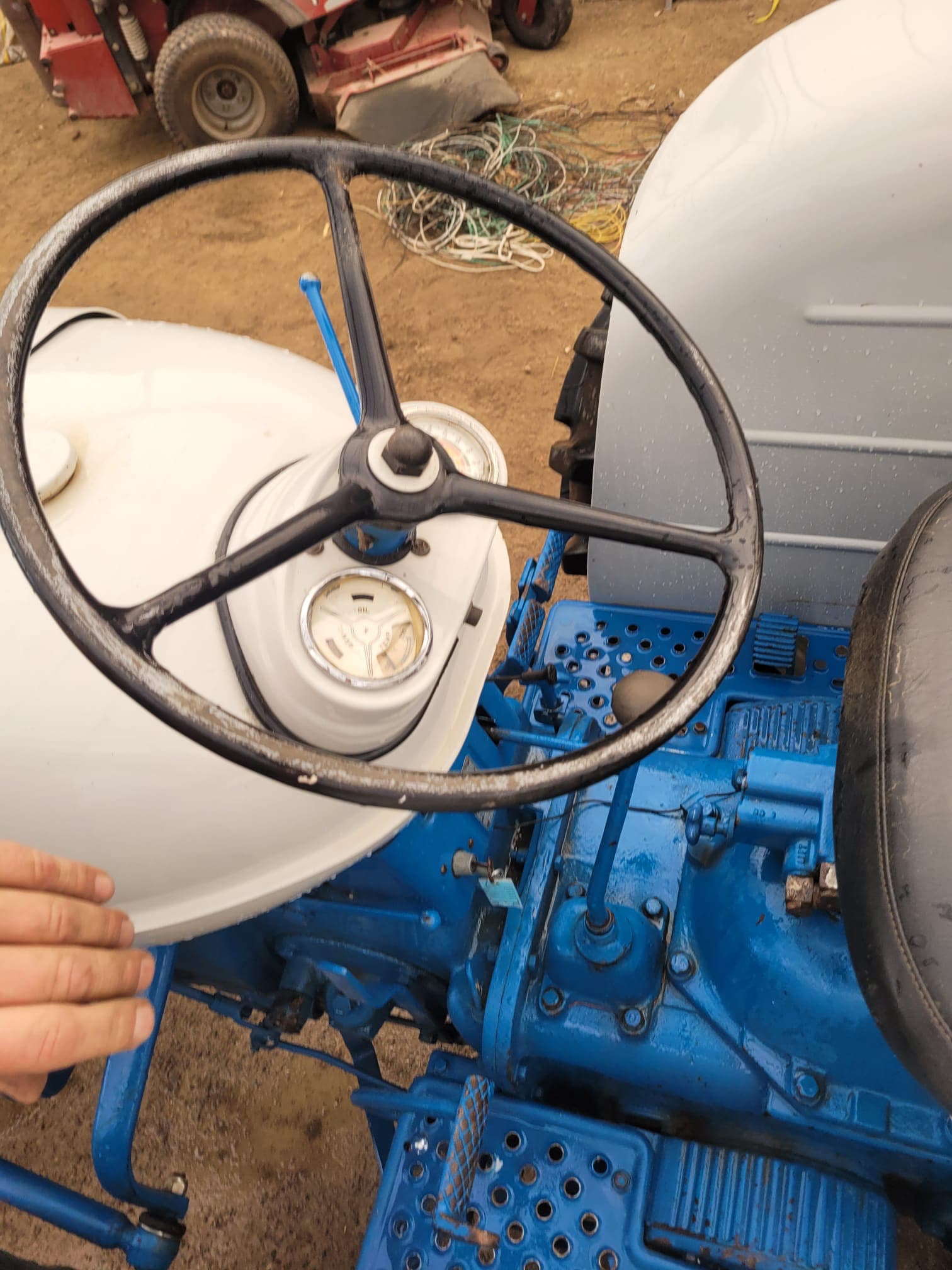Operator cockpit and steering wheel of 1964 Fordson Super Major