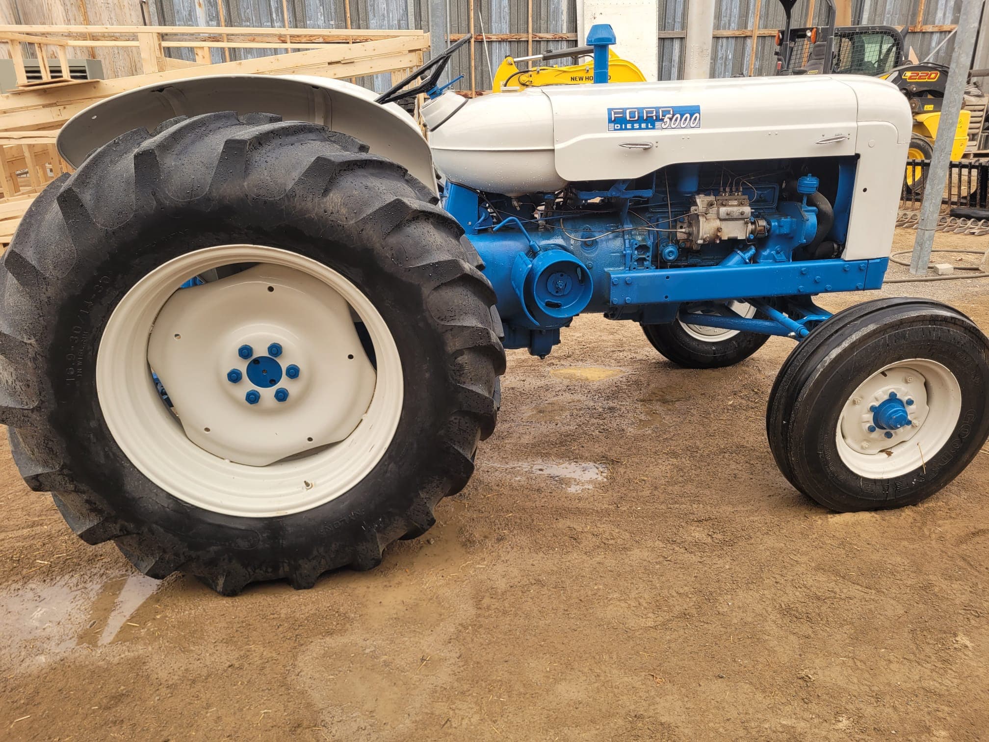 1964 Fordson Super Major 5000 Diesel classic tractor for sale in Ontario - collector quality