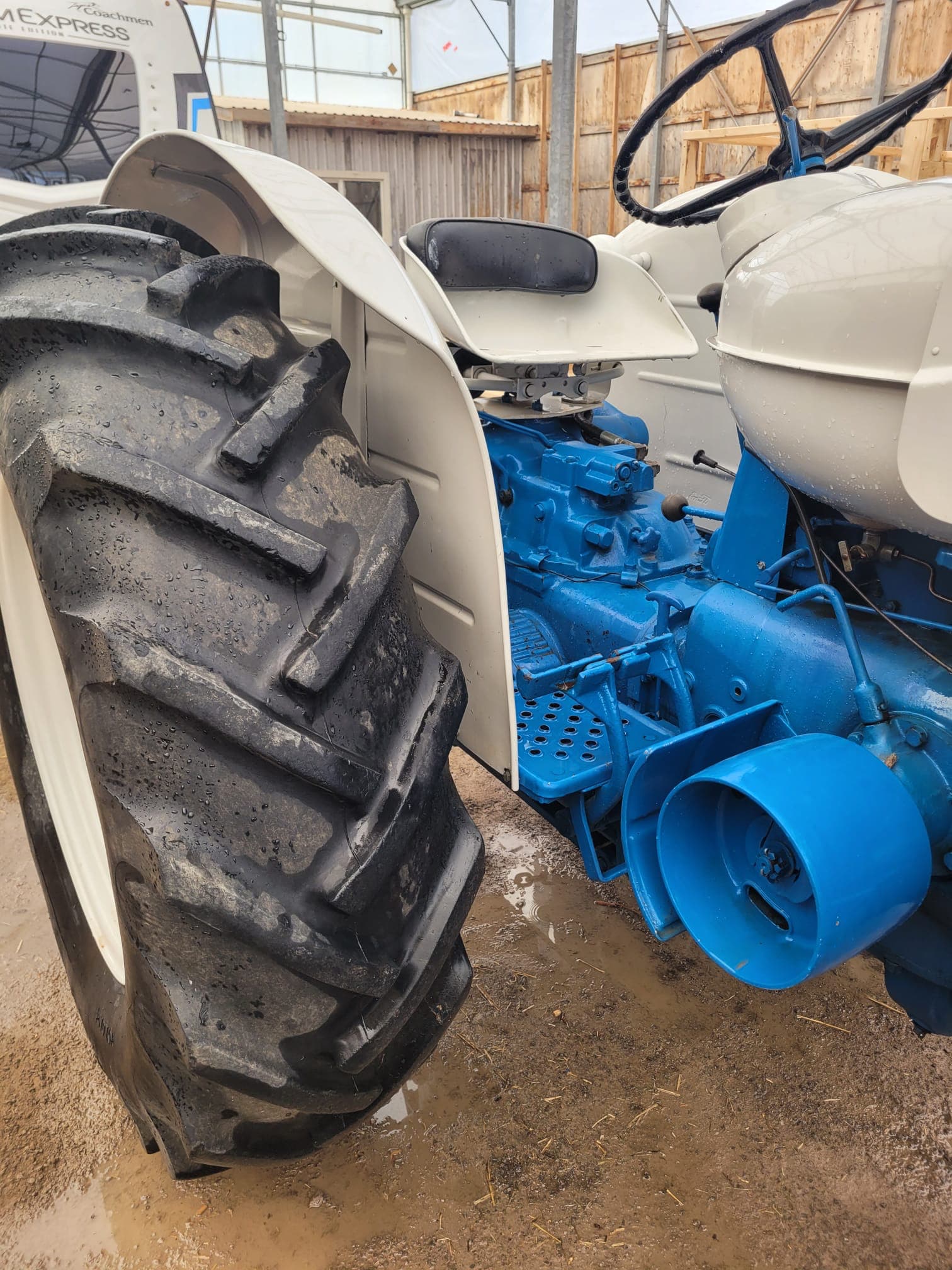 Side view of 1964 Fordson Super Major showing classic operator position